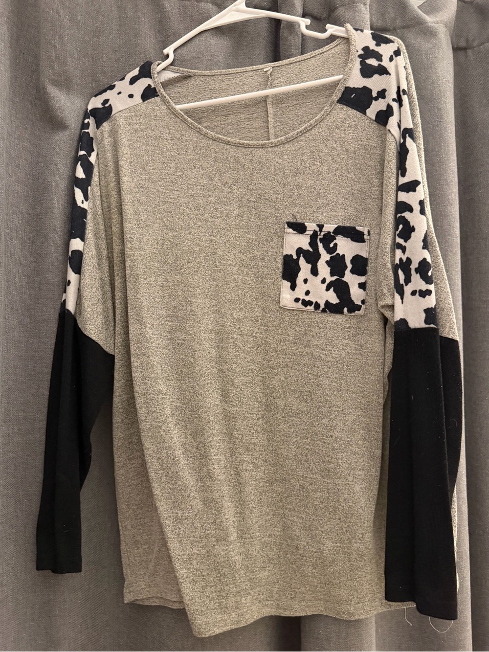 Women’s Gray Long-Sleeve Top with Black Accent & Pocket
